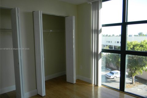 Снять в аренду кондоминиум в Майами, Флорида 2 спальни, 83.43м2, № 1926546 - фото 7