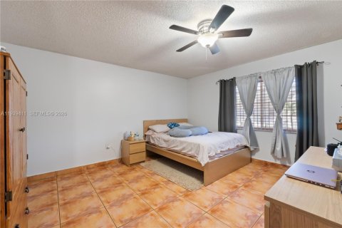 Touwnhouse à vendre à Miami, Floride: 2 chambres, 88.07 m2 № 1997412 - photo 8