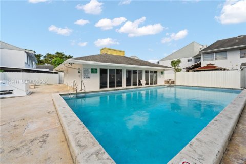 Touwnhouse à vendre à Miami, Floride: 2 chambres, 88.07 m2 № 1997412 - photo 21