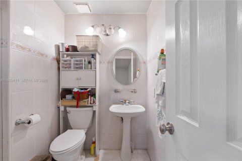 Touwnhouse à vendre à Miami, Floride: 2 chambres, 88.07 m2 № 1997412 - photo 14