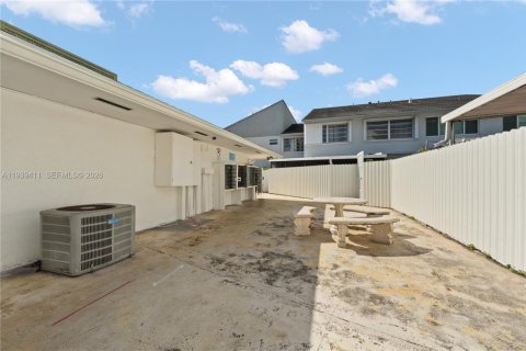 Touwnhouse à vendre à Miami, Floride: 2 chambres, 88.07 m2 № 1997412 - photo 23