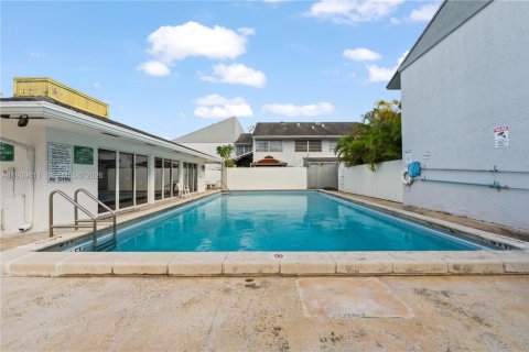 Touwnhouse à vendre à Miami, Floride: 2 chambres, 88.07 m2 № 1997412 - photo 20