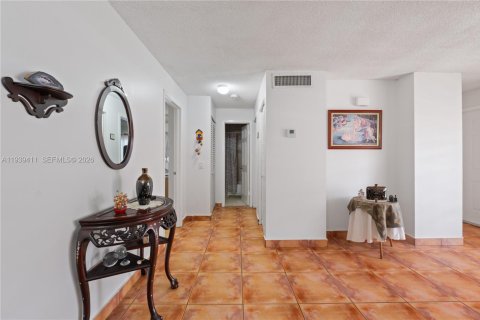 Touwnhouse à vendre à Miami, Floride: 2 chambres, 88.07 m2 № 1997412 - photo 7