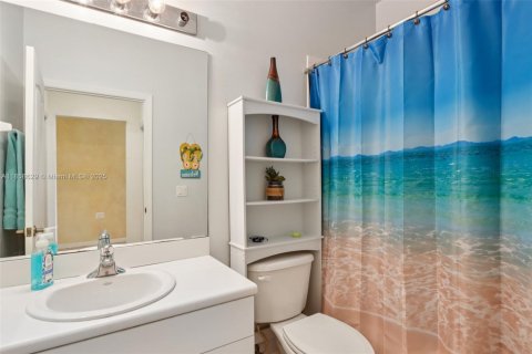 Copropriété à vendre à Fort Myers, Floride: 2 chambres, 130.99 m2 № 1887198 - photo 16