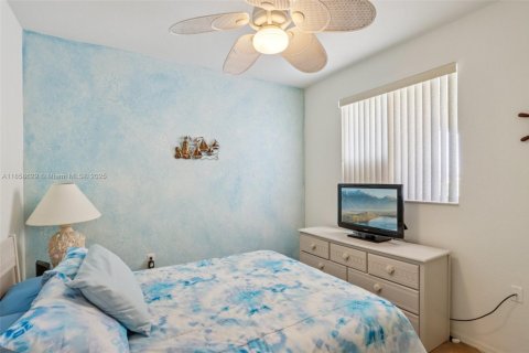 Copropriété à vendre à Fort Myers, Floride: 2 chambres, 130.99 m2 № 1887198 - photo 13