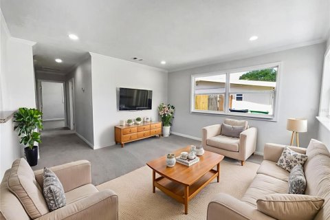 Casa en venta en Tampa, Florida, 3 dormitorios, 110.55 m2 № 1785366 - foto 3