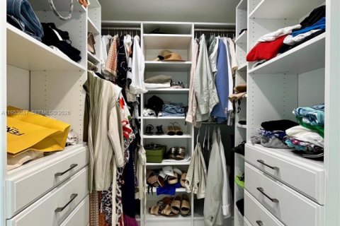 Copropriété à louer à Surfside, Floride: 2 chambres, 86.12 m2 № 2008753 - photo 12