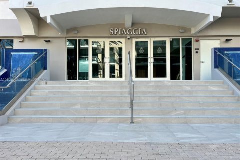 Copropriété à louer à Surfside, Floride: 2 chambres, 86.12 m2 № 2008753 - photo 24