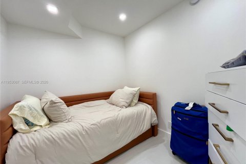 Copropriété à louer à Surfside, Floride: 2 chambres, 86.12 m2 № 2008753 - photo 15