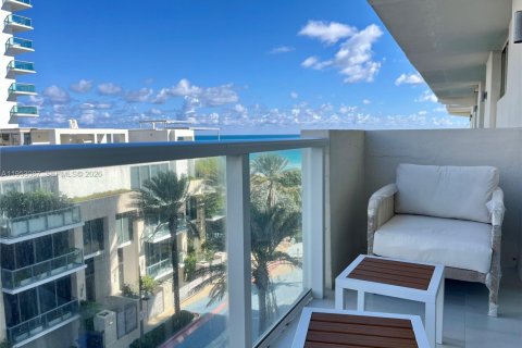 Copropriété à louer à Surfside, Floride: 2 chambres, 86.12 m2 № 2008753 - photo 7