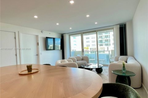 Copropriété à louer à Surfside, Floride: 2 chambres, 86.12 m2 № 2008753 - photo 4