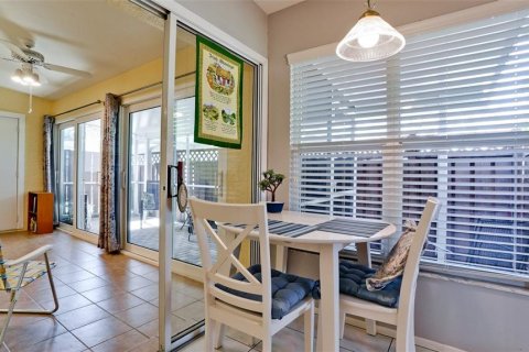 Condo in Bradenton, Florida, 2 bedrooms  № 1414175 - photo 10