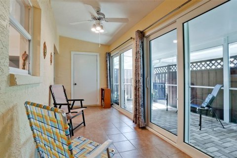 Condo in Bradenton, Florida, 2 bedrooms  № 1414175 - photo 11