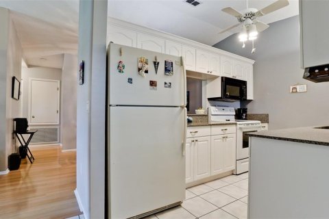 Condo in Bradenton, Florida, 2 bedrooms  № 1414175 - photo 8