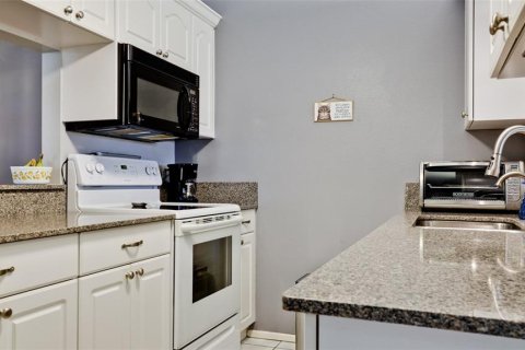 Condo in Bradenton, Florida, 2 bedrooms  № 1414175 - photo 7