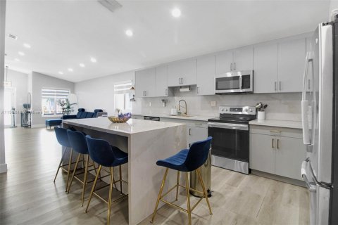 Casa en venta en Miami, Florida, 3 dormitorios, 127.55 m2 № 1963024 - foto 8