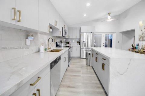 Casa en venta en Miami, Florida, 3 dormitorios, 127.55 m2 № 1963024 - foto 7