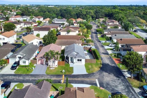 Casa en venta en Miami, Florida, 3 dormitorios, 127.55 m2 № 1963024 - foto 5