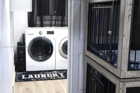 Casa en venta en Miami, Florida, 3 dormitorios, 127.55 m2 № 1963024 - foto 24