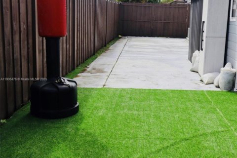 Casa en venta en Miami, Florida, 3 dormitorios, 127.55 m2 № 1963024 - foto 30