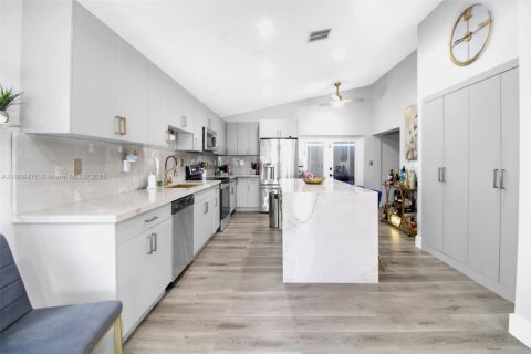 Casa en venta en Miami, Florida, 3 dormitorios, 127.55 m2 № 1963024 - foto 9