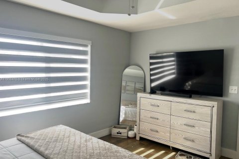 Casa en venta en Miami, Florida, 3 dormitorios, 127.55 m2 № 1963024 - foto 14