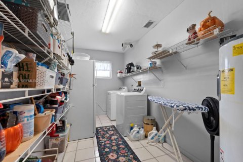 Купить виллу или дом в Катлер-Бей, Флорида 4 спальни, 164.62м2, № 2049707 - фото 13