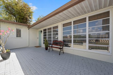 Villa ou maison à vendre à Cutler Bay, Floride: 4 chambres, 164.62 m2 № 2049707 - photo 24