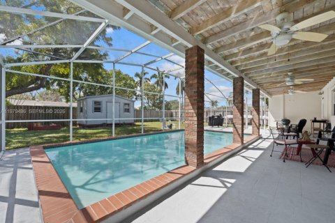 Купить виллу или дом в Катлер-Бей, Флорида 4 спальни, 164.62м2, № 2049707 - фото 18