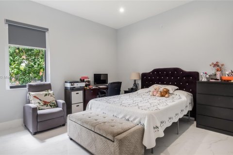 Villa ou maison à vendre à Miami, Floride: 4 chambres, 221.2 m2 № 1756668 - photo 30