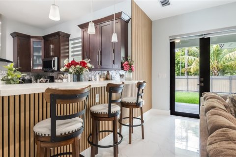 Villa ou maison à vendre à Miami, Floride: 4 chambres, 221.2 m2 № 1756668 - photo 19