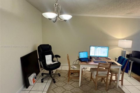 Condominio en venta en Miami Beach, Florida, 2 dormitorios, 104.14 m2 № 1929480 - foto 15