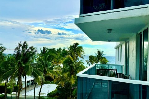 Condominio en venta en Miami Beach, Florida, 2 dormitorios, 104.14 m2 № 1929480 - foto 1