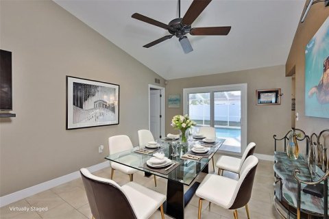 House in Seminole, Florida 3 bedrooms, 186.18 sq.m. № 2235428 - photo 4