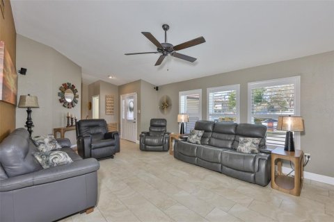 House in Seminole, Florida 3 bedrooms, 186.18 sq.m. № 2235428 - photo 22