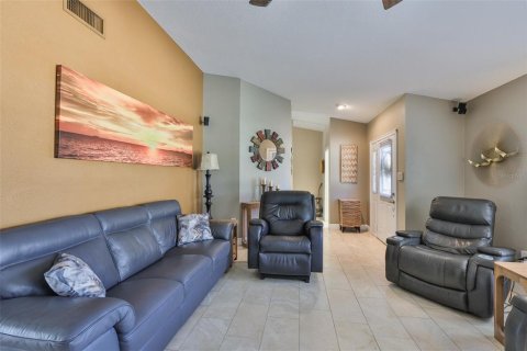 House in Seminole, Florida 3 bedrooms, 186.18 sq.m. № 2235428 - photo 23