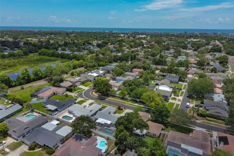 House in Seminole, Florida 3 bedrooms, 186.18 sq.m. № 2235428 - photo 13