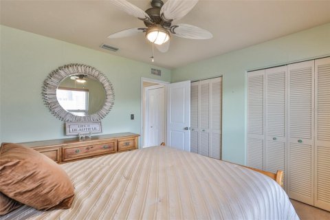 House in Seminole, Florida 3 bedrooms, 186.18 sq.m. № 2235428 - photo 3
