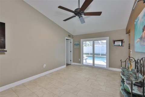 House in Seminole, Florida 3 bedrooms, 186.18 sq.m. № 2235428 - photo 20