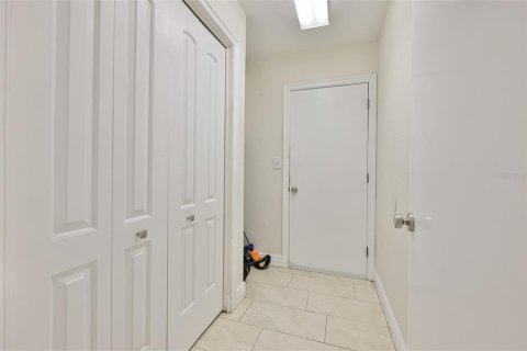 House in Seminole, Florida 3 bedrooms, 186.18 sq.m. № 2235428 - photo 27