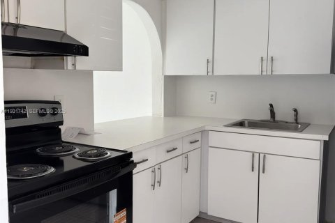 Copropriété à louer à Miami Gardens, Floride: 2 chambres, 78.04 m2 № 1990537 - photo 1