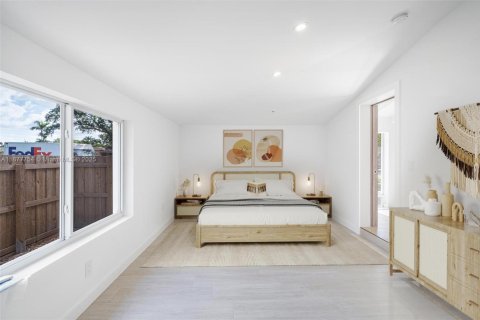 Casa en venta en Miami Springs, Florida, 4 dormitorios, 236.34 m2 № 1928010 - foto 5