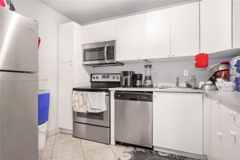 Condo in Deerfield Beach, Florida, 2 bedrooms  № 1867926 - photo 4