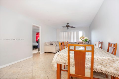 Condo in Deerfield Beach, Florida, 2 bedrooms  № 1867926 - photo 2