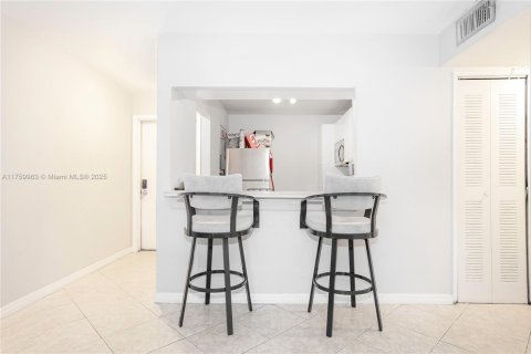Condo in Deerfield Beach, Florida, 2 bedrooms  № 1867926 - photo 3