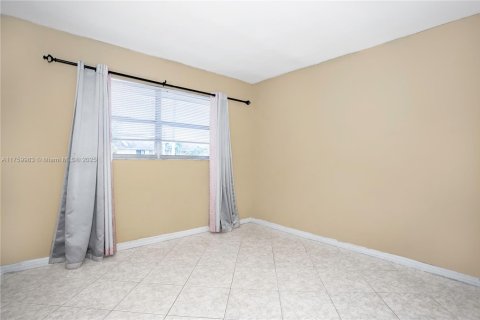 Condo in Deerfield Beach, Florida, 2 bedrooms  № 1867926 - photo 7