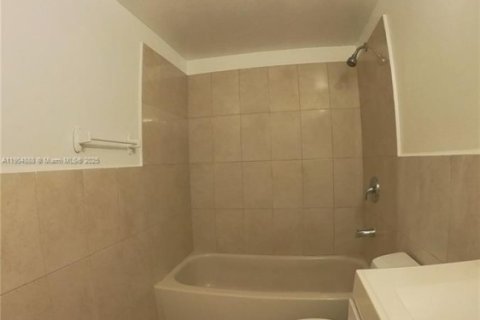 Copropriété à vendre à Miami Gardens, Floride: 1 chambre, 61.32 m2 № 1956081 - photo 4