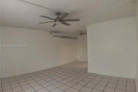 Copropriété à vendre à Miami Gardens, Floride: 1 chambre, 61.32 m2 № 1956081 - photo 6