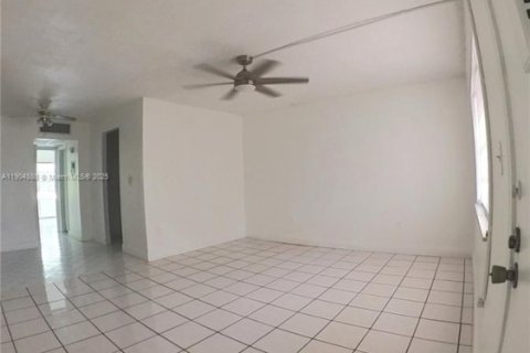 Copropriété à vendre à Miami Gardens, Floride: 1 chambre, 61.32 m2 № 1956081 - photo 2
