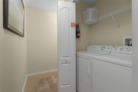Townhouse in STOREY LAKE in Kissimmee, Florida 4 bedrooms, 177.81 sq.m. № 1192659 - photo 17